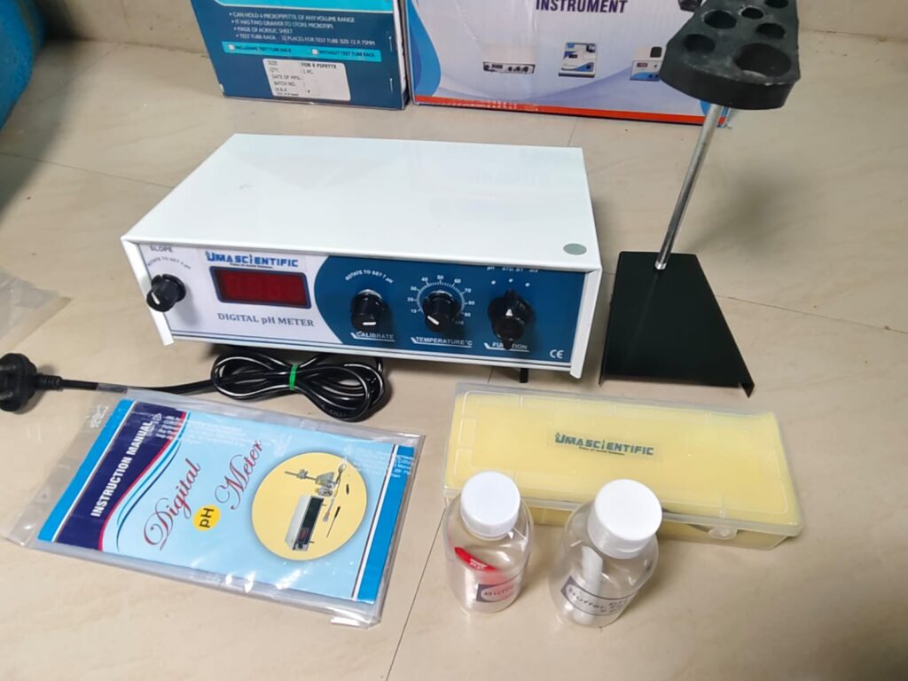 Benchtop pH Meter