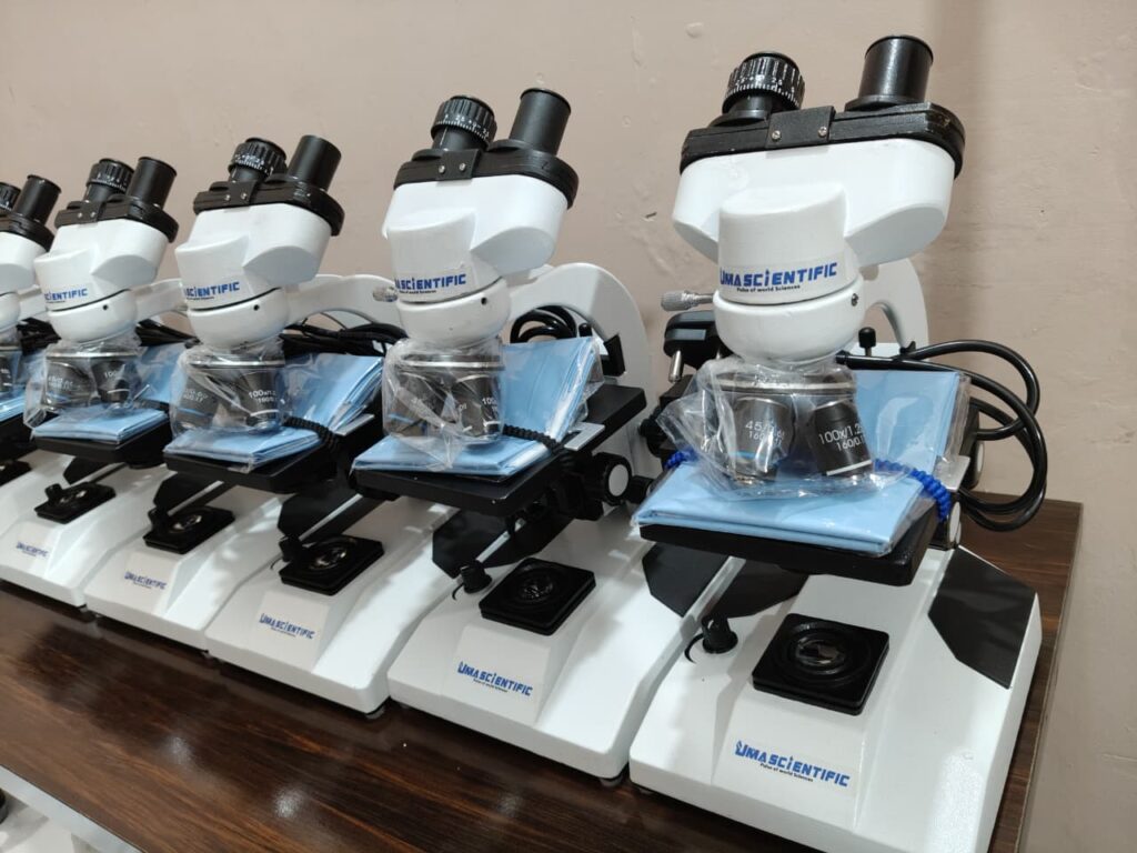 Binocular microscope