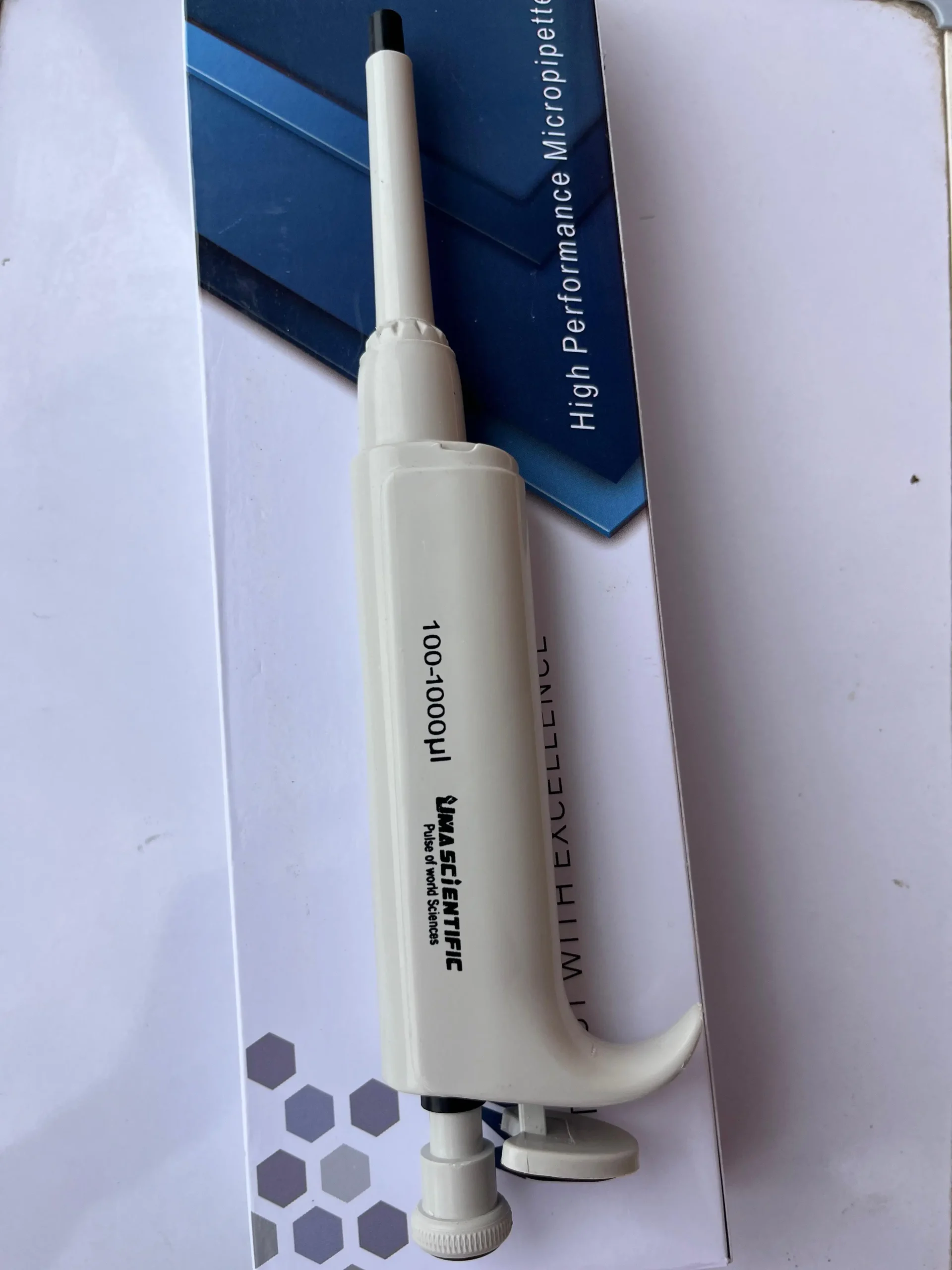 Leading Micropipette Manufacturer in Madhya Pradesh | Uma Scientific’s Labolit Brand